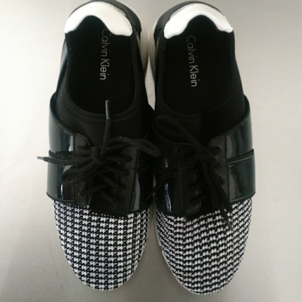 😍Calvin Klein Wisteria Sneakers 😍SOLD